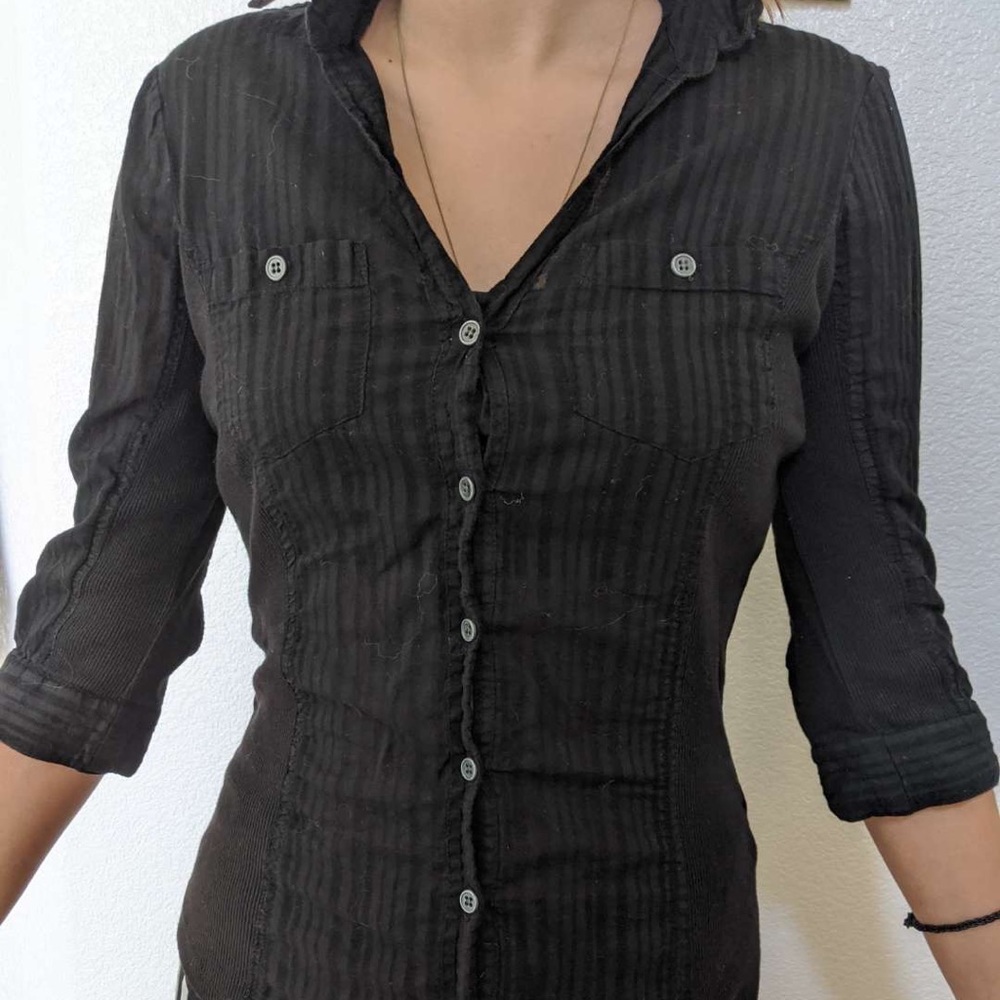Guess button down